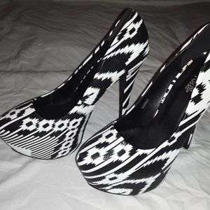 Charlotte Russe platform high heel  women 8  black